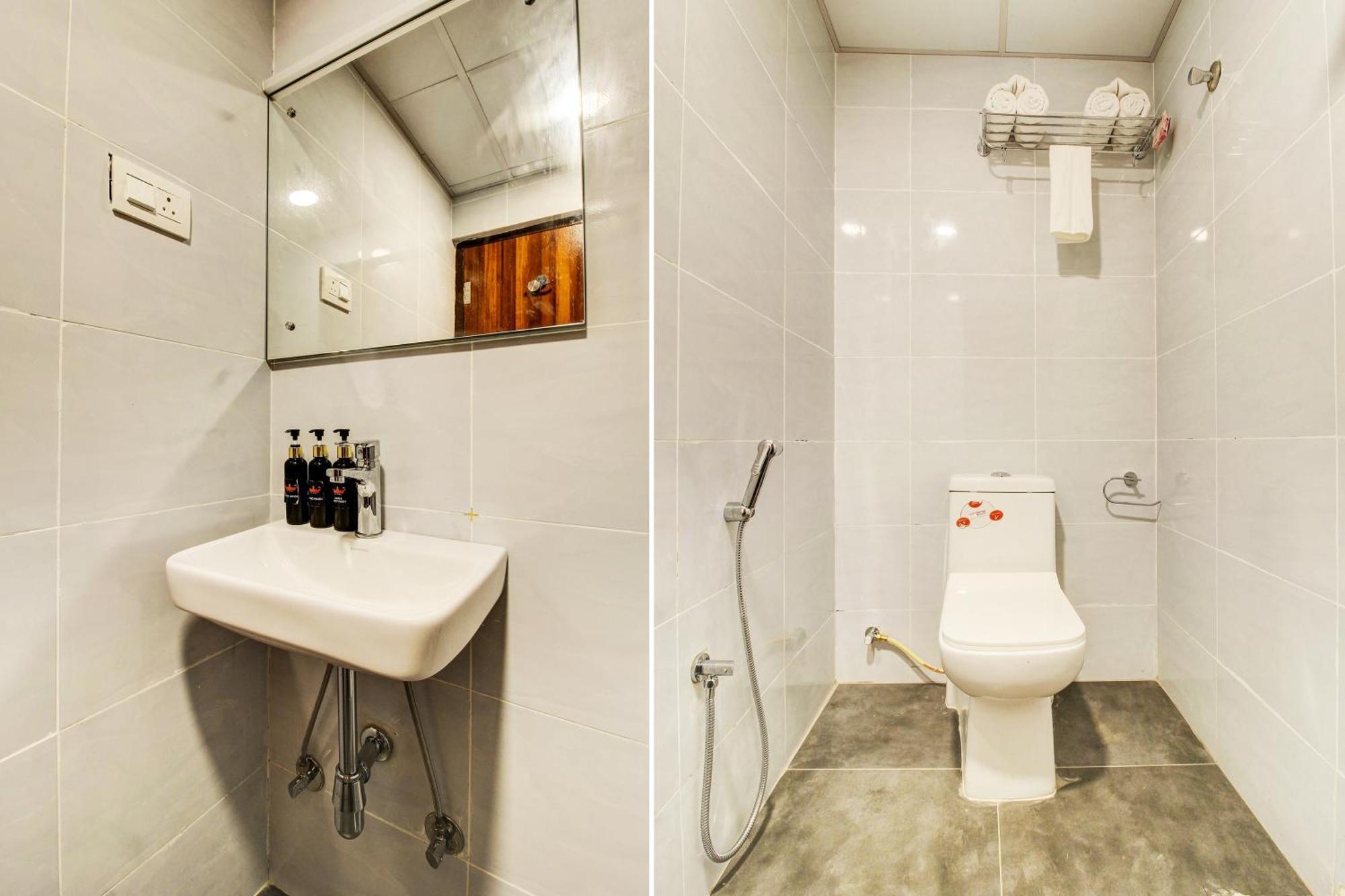 Super Townhouse Rcc Hotel Banjara Hills Hyderabad Exterior photo